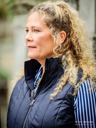 PS OF SWEDEN CURVY BELLA GILET - NAVY OR BLACK - Divine Equestrian